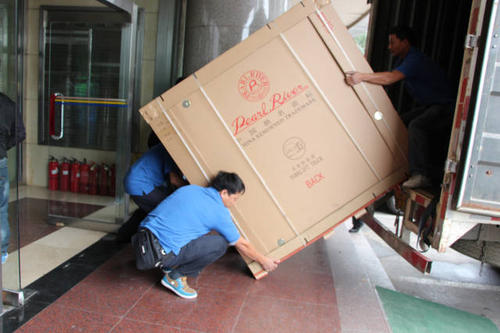 和硕钢琴贵重工艺品无忧运
